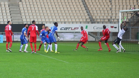 Résumé vidéo Saint-Louis Neuweg – GF38 (0-1)